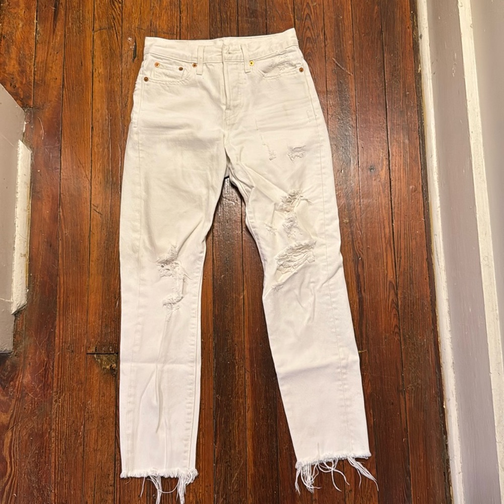 Levi’s white wedgie cut jeans - 24